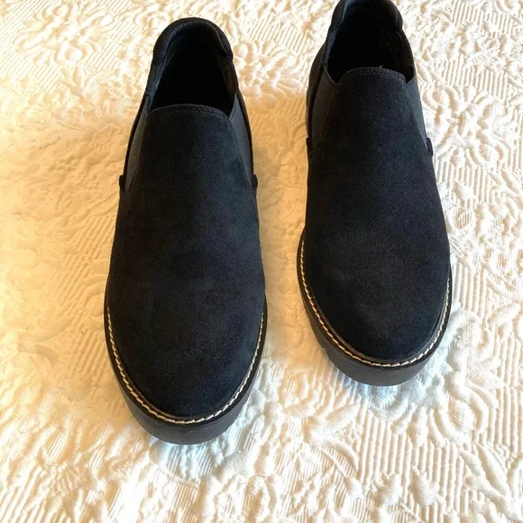 New In Box Anne Klein Suede Shoes - Picture 3 of 16